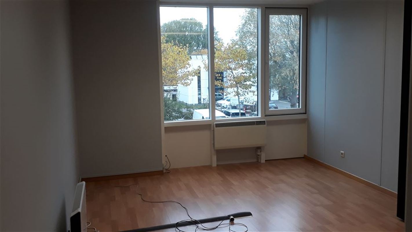 Foto 6 : Burelen te 8500 KORTRIJK (België) - Prijs € 800