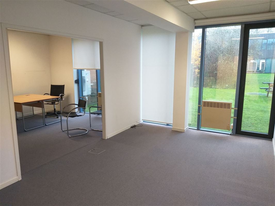 Foto 7 : Burelen te 8500 KORTRIJK (België) - Prijs € 576