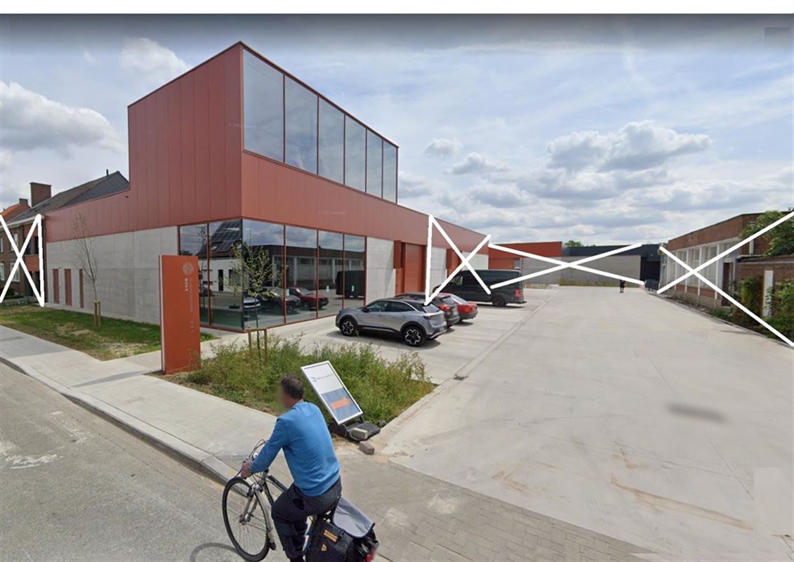 Foto 1 : Magazijn te 8500 KORTRIJK (België) - Prijs € 795.000