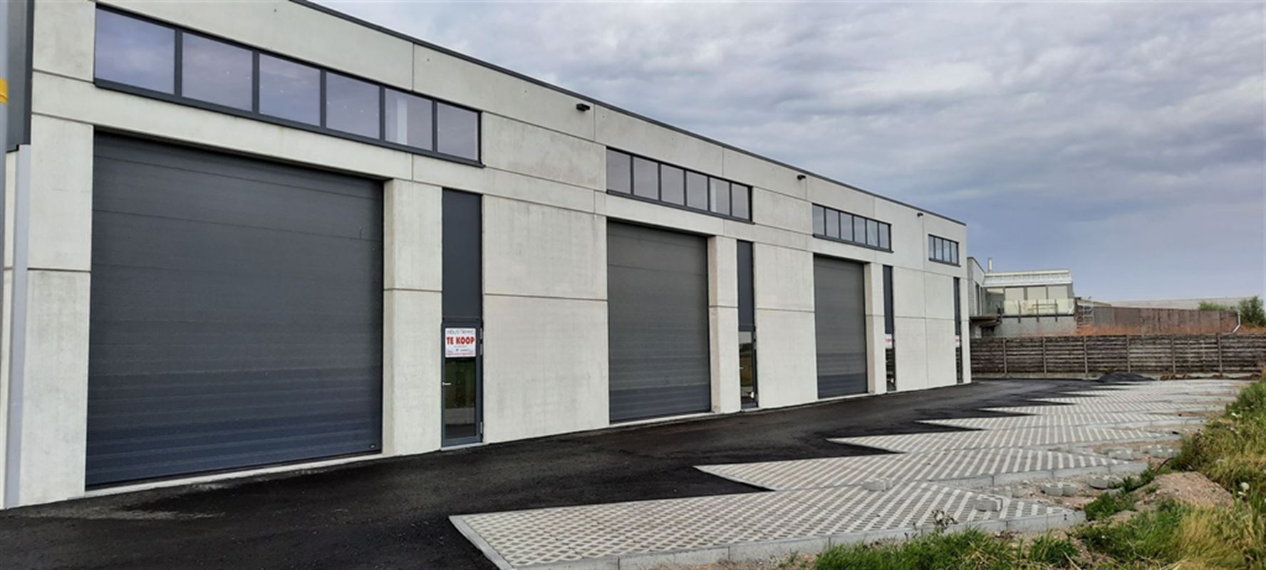 Foto 6 : Magazijn te 8430 MIDDELKERKE (België) - Prijs € 235.000