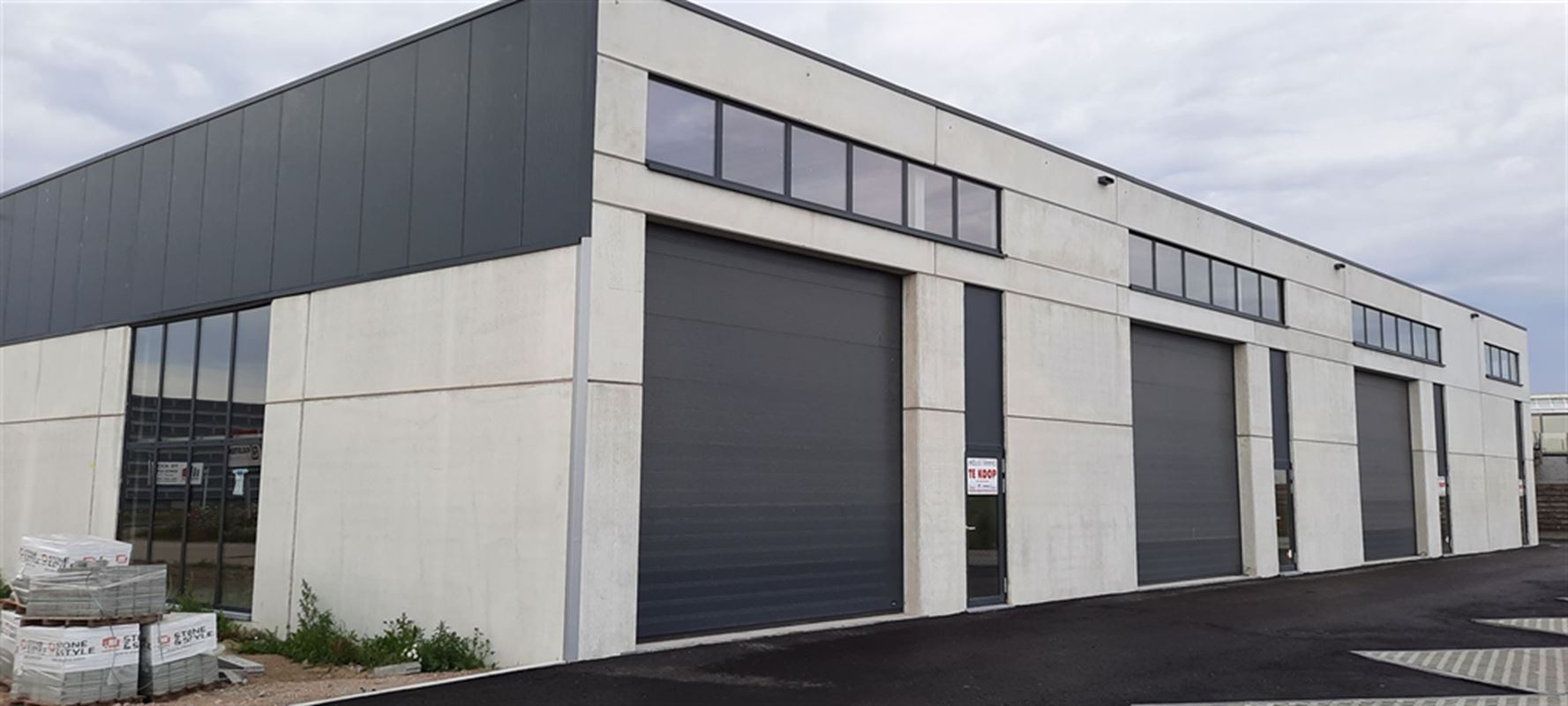 Foto 4 : Magazijn te 8430 MIDDELKERKE (België) - Prijs € 540.000