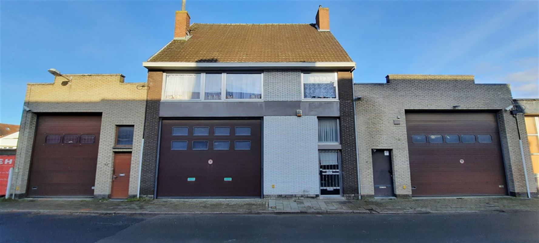 Foto 1 : Bedrijfsgebouwen te 9030 MARIAKERKE (België) - Prijs € 1.024.000