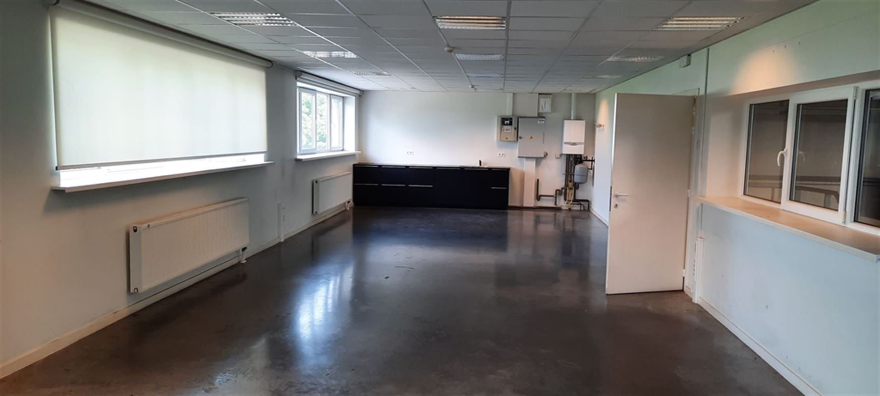 Foto 6 : Bedrijfsgebouwen te 9940 EVERGEM (België) - Prijs € 8.050