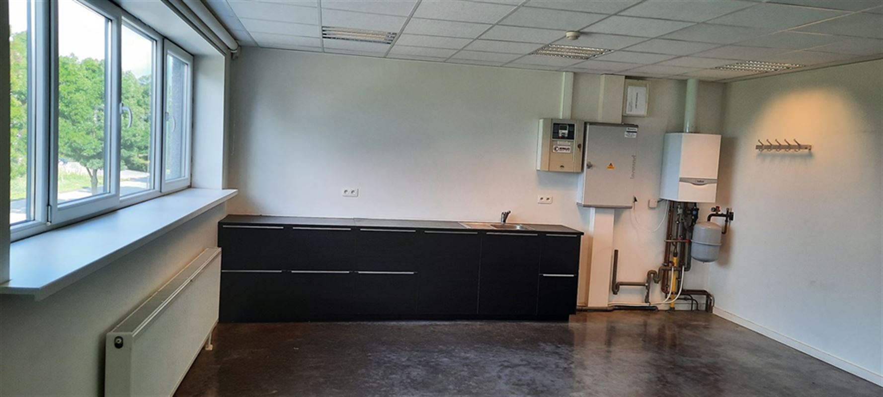 Foto 7 : Bedrijfsgebouwen te 9940 EVERGEM (België) - Prijs € 8.050